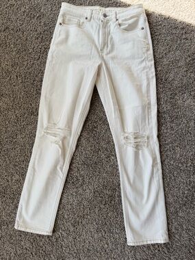 American Eagle Outfitters Off-White Mom Jeans